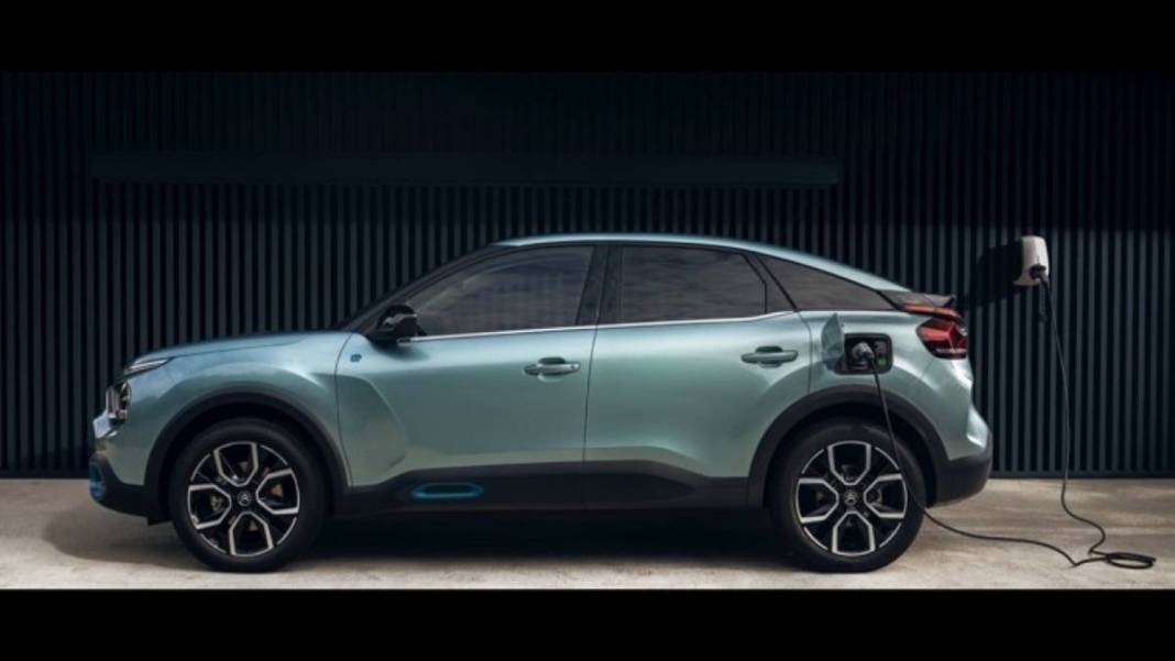 İşte en ucuz elektrikli araba! Dev firma öyle bir indirim yaptı ki duyan bayiye koşuyor 7